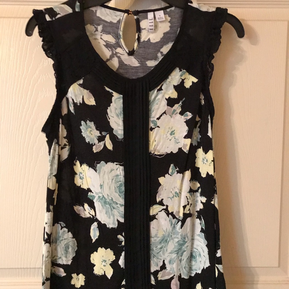 Women’s ELLE Flutter-Sleeve tank